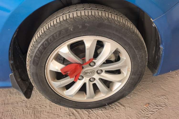 Used BYD Surui 2012 1.5TID Automatic Luxury Version Right Front Wheel Hub