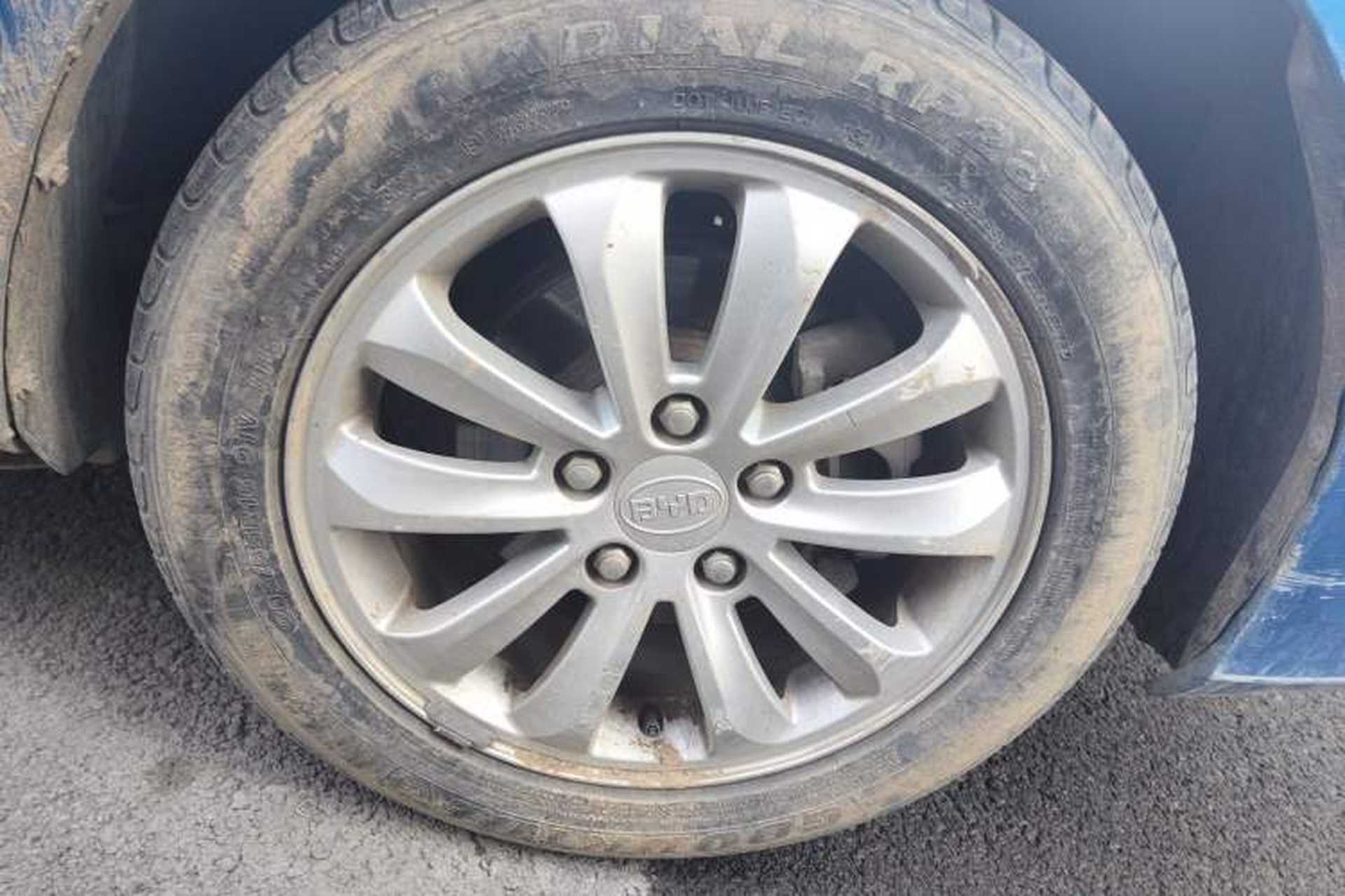 Used BYD Surui 2012 1.5L Manual Luxury Version Right Front Wheel Hub