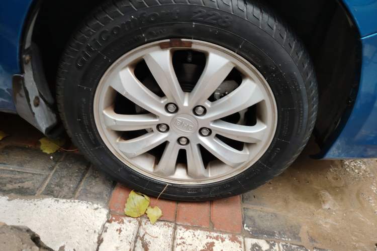 Used BYD Surui 2012 1.5L Manual Luxury Version Right Front Wheel Hub