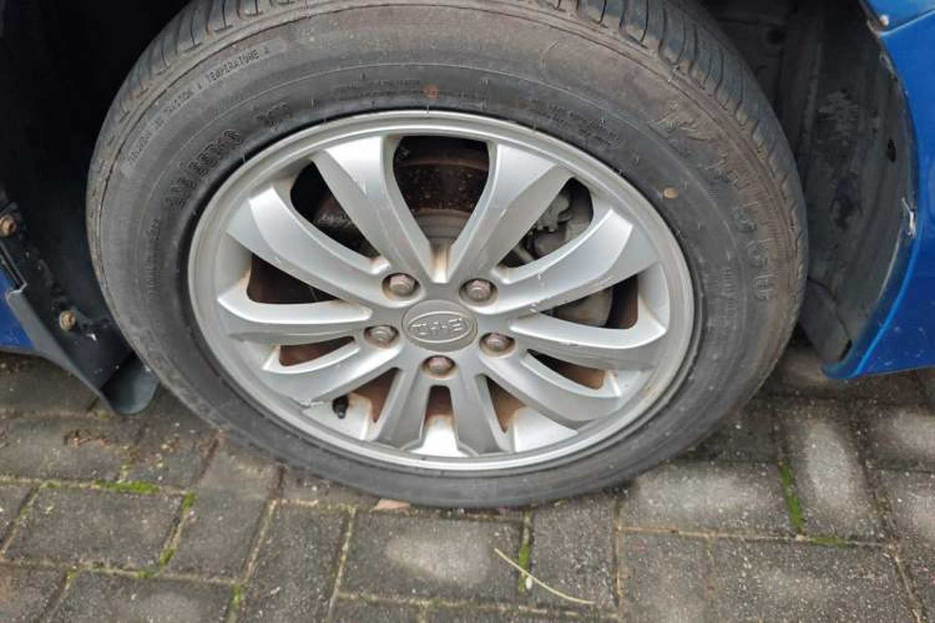 Used BYD Surui 2012 1.5TID Automatic Luxury Version Right Front Wheel Hub