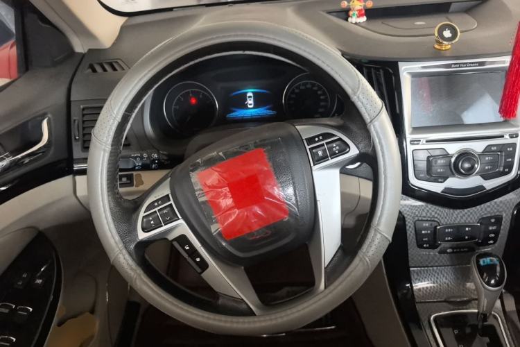 Used BYD Surui 2012 1.5TID Automatic Luxury Version Steering Wheel
