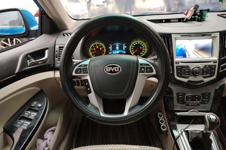 Used BYD Surui 2012 1.5L Manual Luxury Version Steering Wheel