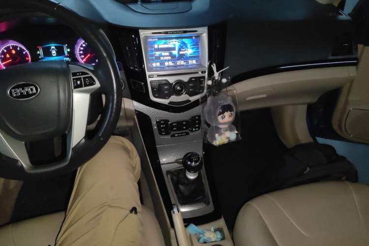 Used BYD Surui 2012 1.5L Manual Luxury Version Audio And AC Panel