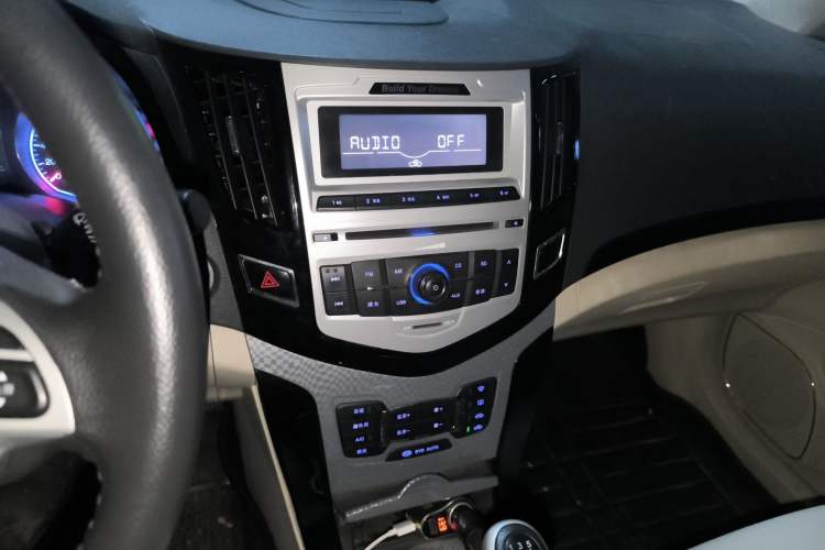 Used BYD Surui 2012 1.5L Manual Comfort Edition Audio And AC Panel
