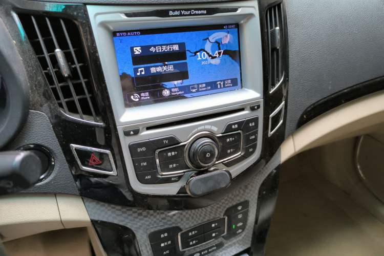 Used BYD Surui 2012 1.5L Manual Luxury Version Audio And AC Panel