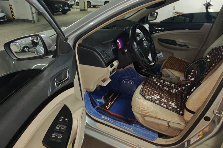 Used BYD Surui 2012 1.5L Manual Luxury Version Driver Seat