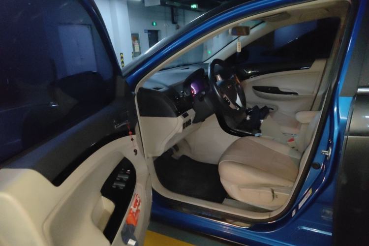 Used BYD Surui 2012 1.5L Manual Luxury Version Driver Seat