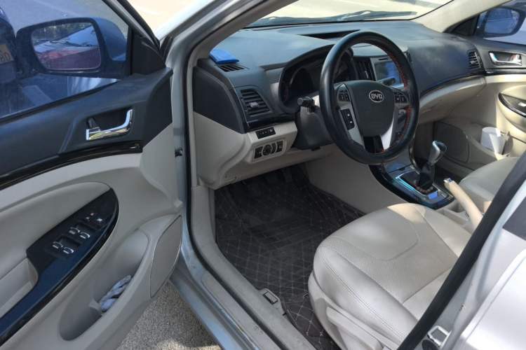 Used BYD Surui 2012 1.5L Manual Luxury Version Driver Seat