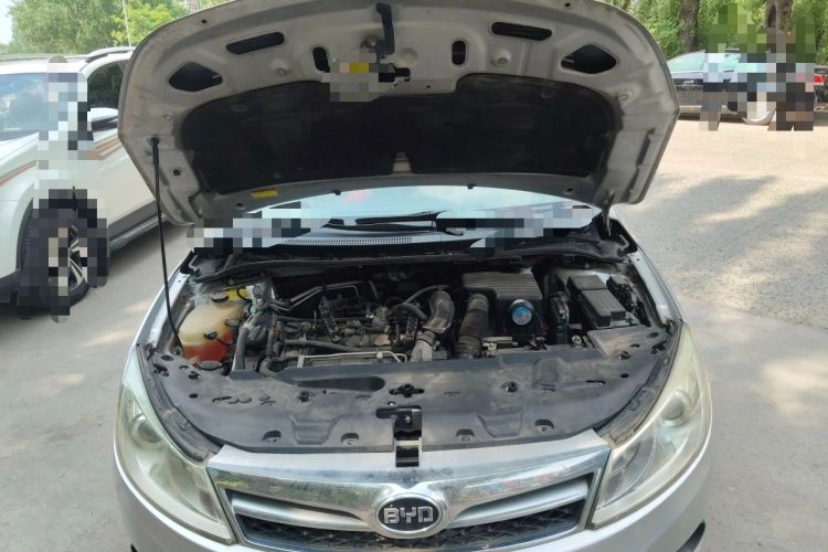Used BYD Surui 2012 1.5TID Automatic Luxury Version Engine Bay