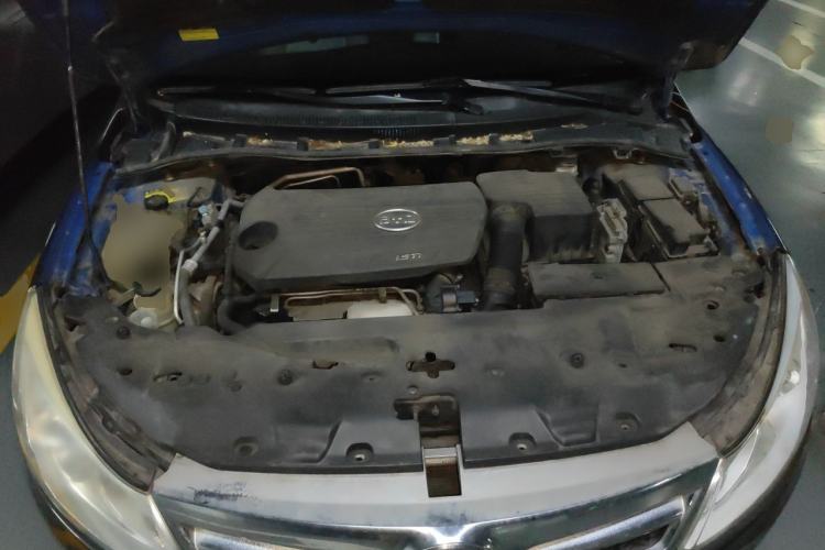 Used BYD Surui 2012 1.5L Manual Luxury Version Engine Bay