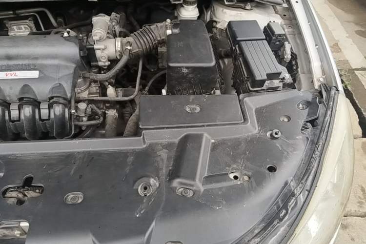 Used BYD Surui 2012 1.5L Manual Luxury Version Engine Bay Left