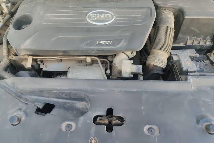 Used BYD Surui 2012 1.5TID Automatic Luxury Version Engine Bay