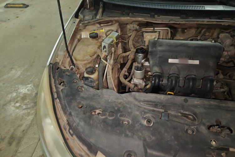 Used BYD Surui 2012 1.5L Manual Luxury Version Engine Bay Right