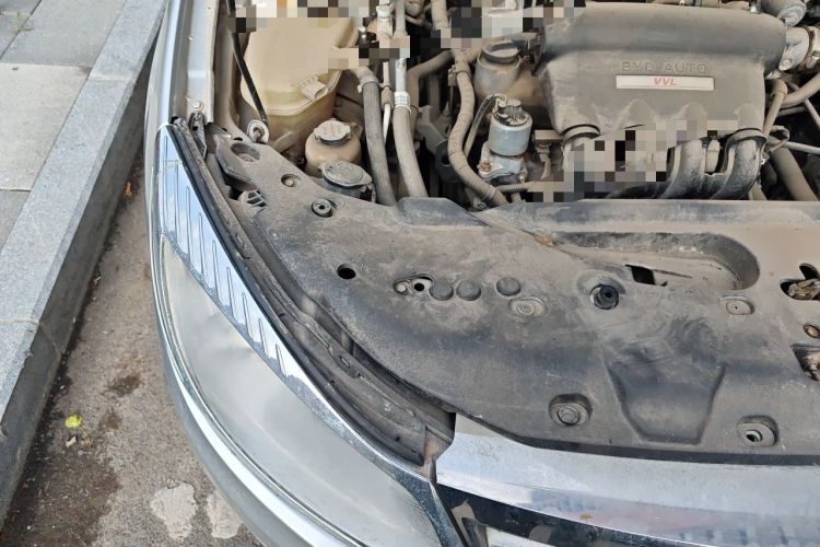 Used BYD Surui 2012 1.5L Manual Luxury Version Engine Bay Right