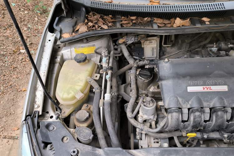 Used BYD Surui 2012 1.5L Manual Luxury Version Engine Bay Right