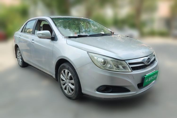 Used BYD Surui 2012 1.5TID Automatic Luxury Version Front Right 45 Deg