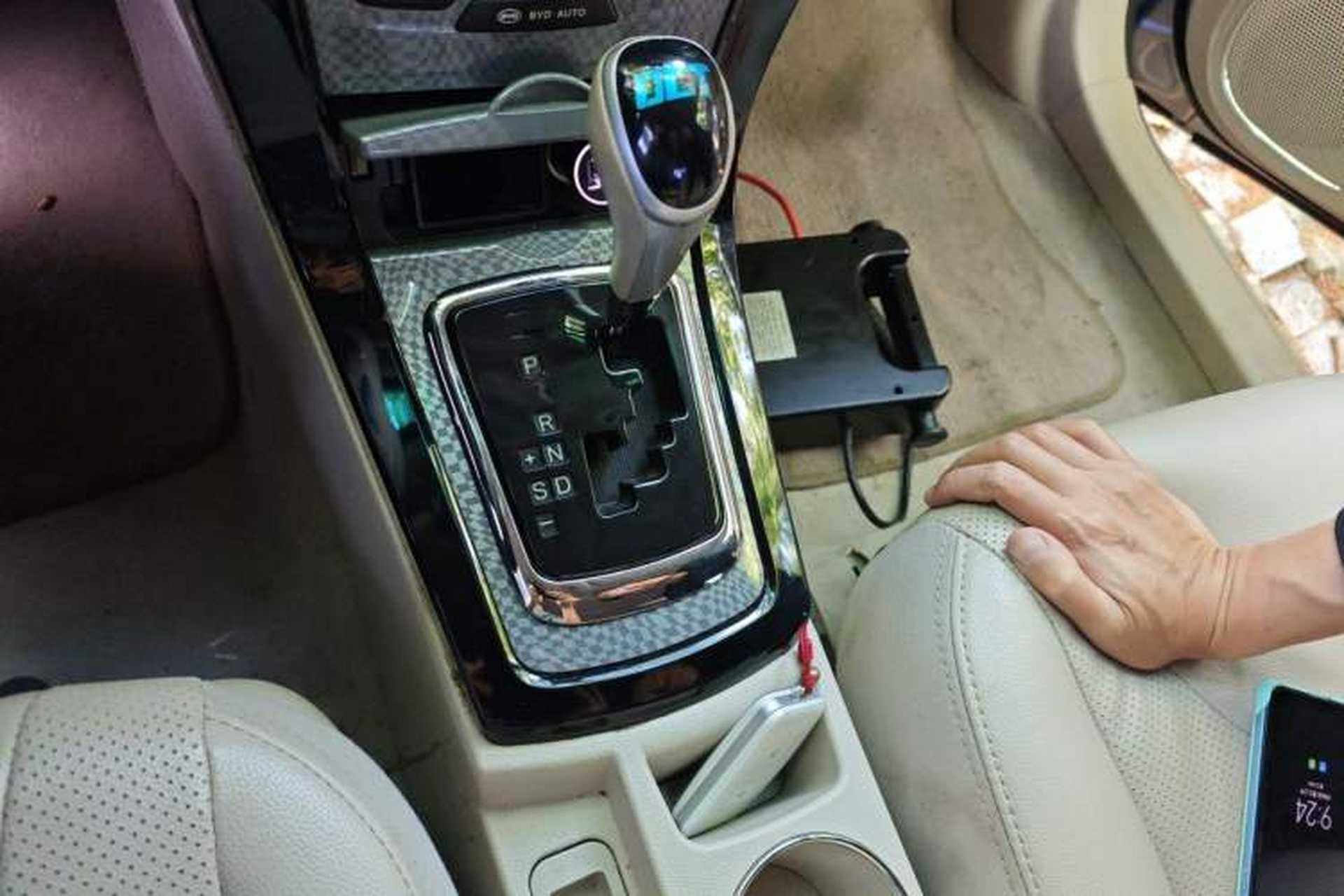 Used BYD Surui 2012 1.5TID Automatic Flagship Version Gear Lever