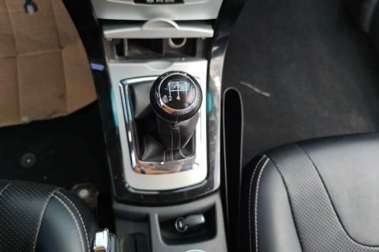 Used BYD Surui 2012 1.5L Manual Luxury Version Gear Lever