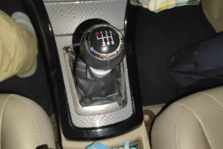 Used BYD Surui 2012 1.5L Manual Luxury Version Gear Lever