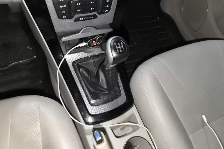 Used BYD Surui 2012 1.5L Manual Comfort Edition Gear Lever
