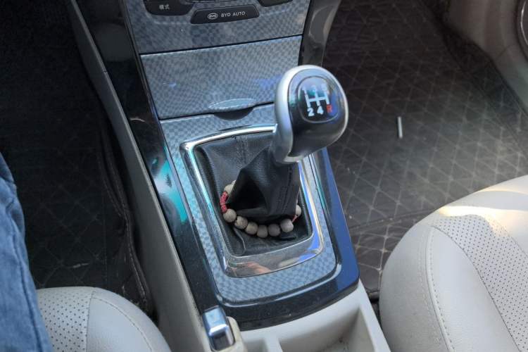 Used BYD Surui 2012 1.5L Manual Luxury Version Gear Lever