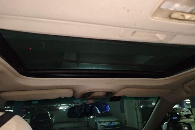 Used BYD Surui 2012 1.5L Manual Luxury Version Headliner
