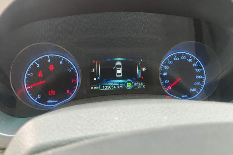 Used BYD Surui 2012 1.5TID Automatic Luxury Version Instrument Cluster