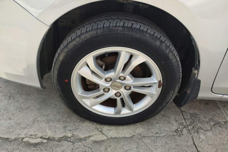 Used BYD Surui 2012 1.5L Manual Luxury Version Left Front Wheel Hub