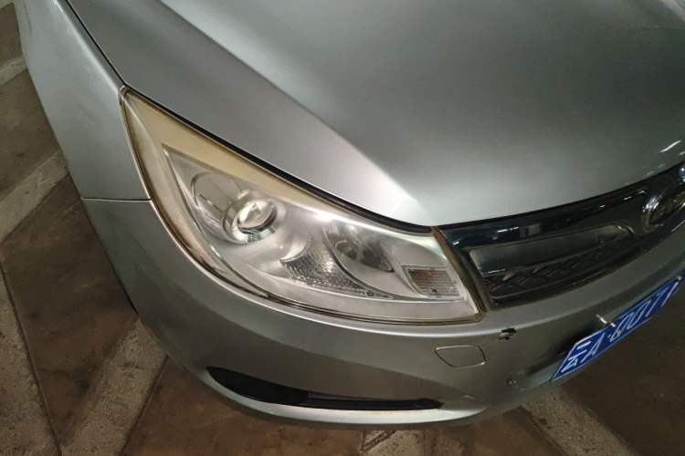 Used BYD Surui 2012 1.5L Manual Luxury Version Right Front Headlight