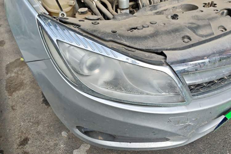 Used BYD Surui 2012 1.5L Manual Luxury Version Right Front Headlight