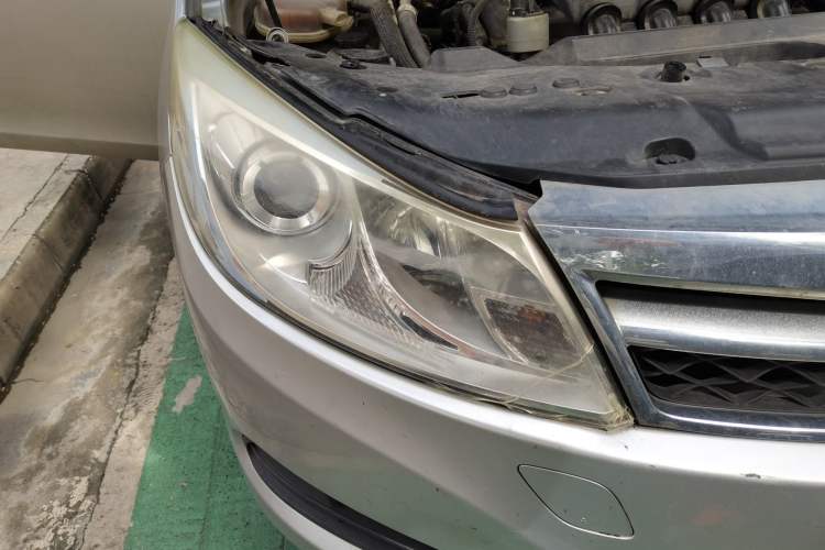 Used BYD Surui 2012 1.5L Manual Comfort Edition Right Front Headlight