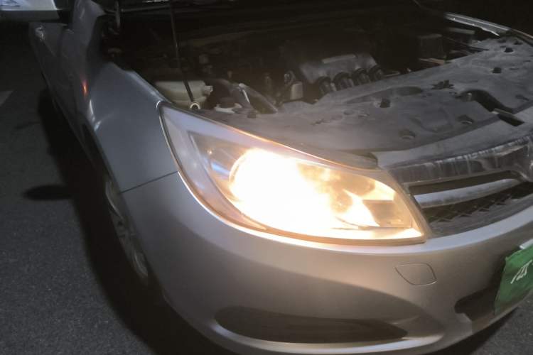 Used BYD Surui 2012 1.5L Manual Comfort Edition Right Front Headlight