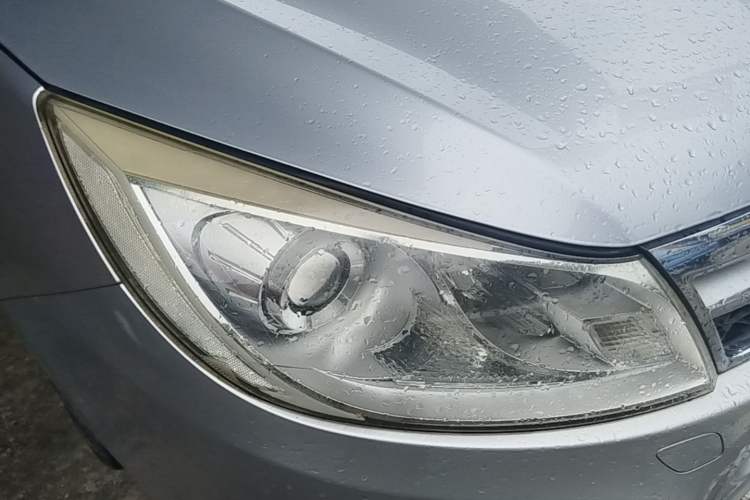 Used BYD Surui 2012 1.5L Manual Luxury Version Right Front Headlight