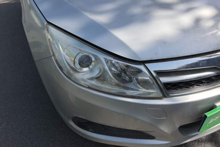 Used BYD Surui 2012 1.5L Manual Luxury Version Right Front Headlight