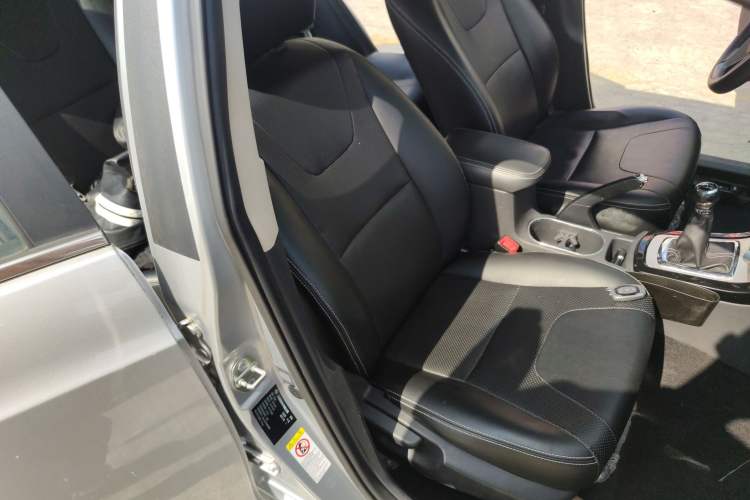 Used BYD Surui 2012 1.5L Manual Luxury Version Right Front Seat