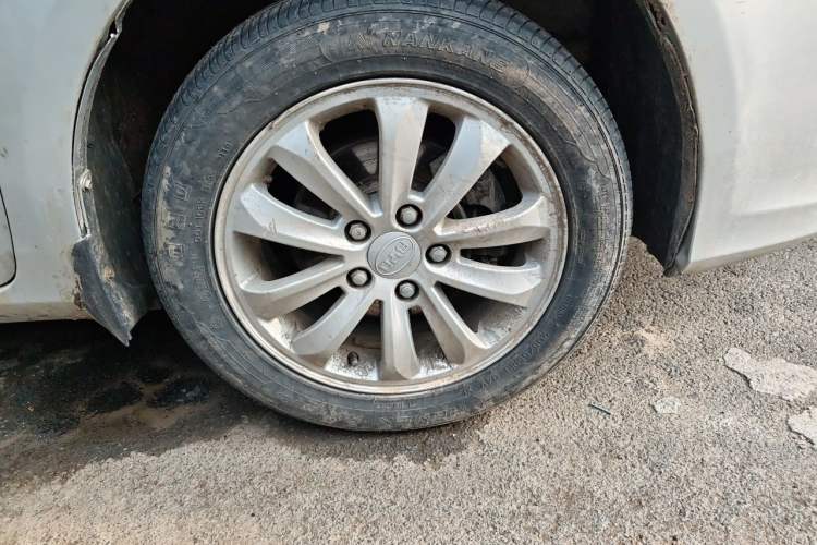 Used BYD Surui 2012 1.5L Manual Luxury Version Right Front Wheel Hub