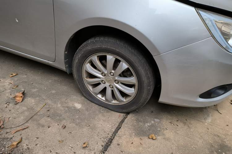 Used BYD Surui 2012 1.5L Manual Luxury Version Right Front Wheel Hub
