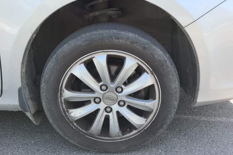 Used BYD Surui 2012 1.5L Manual Luxury Version Right Front Wheel Hub