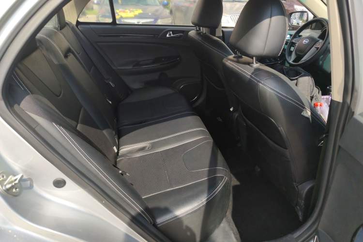 Used BYD Surui 2012 1.5L Manual Luxury Version Right Rear Seat