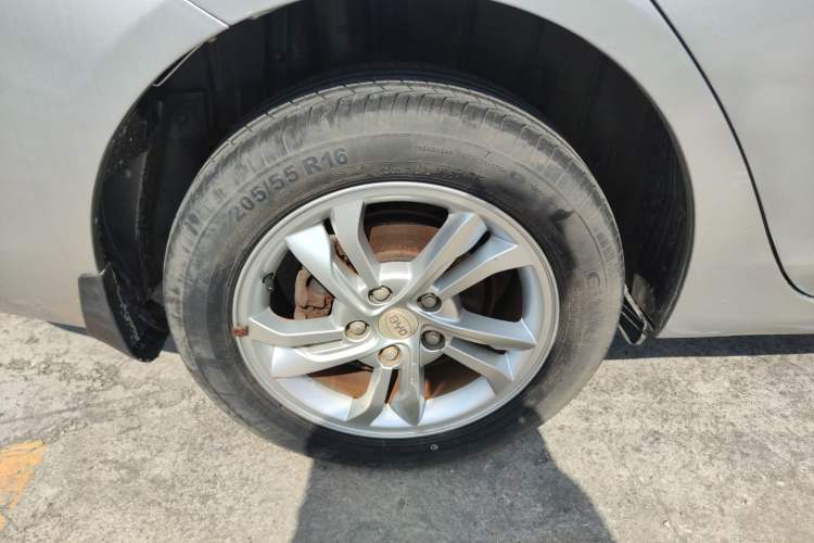Used BYD Surui 2012 1.5L Manual Luxury Version Right Rear Wheel Hub