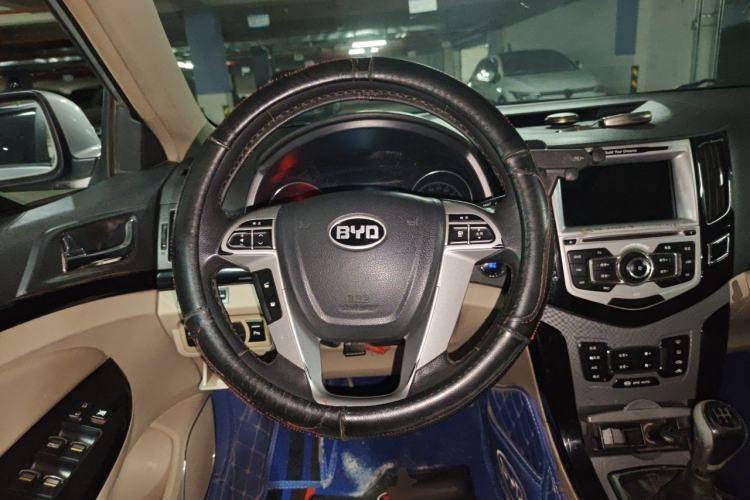 Used BYD Surui 2012 1.5L Manual Luxury Version Steering Wheel