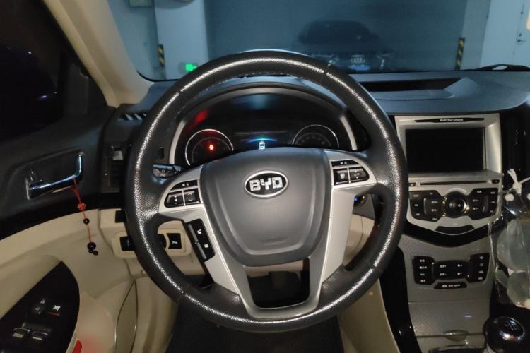 Used BYD Surui 2012 1.5L Manual Luxury Version Steering Wheel