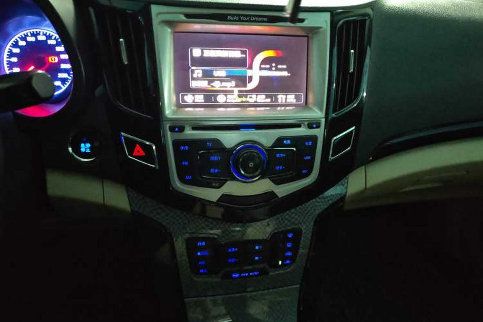 Used BYD Surui 2012 1.5L Manual Luxury Version Audio And AC Panel