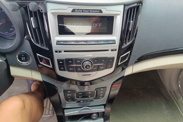 Used BYD Surui 2012 1.5L Manual Comfort Edition Audio And AC Panel