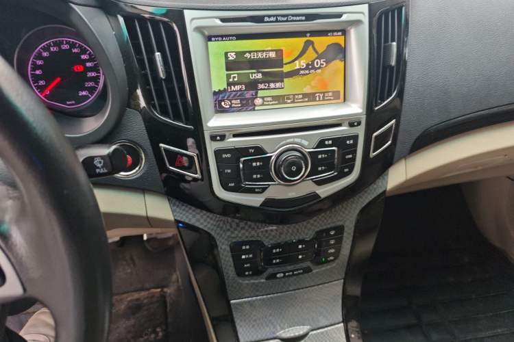 Used BYD Surui 2012 1.5L Manual Luxury Version Audio And AC Panel
