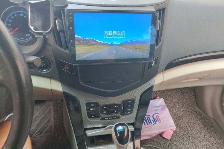 Used BYD Surui 2012 1.5TID Automatic Luxury Version Audio And AC Panel