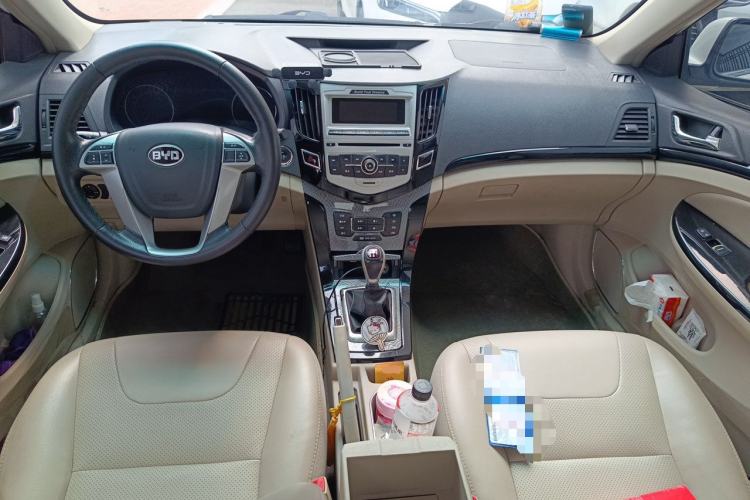 Used BYD Surui 2012 1.5L Manual Comfort Edition Center Console