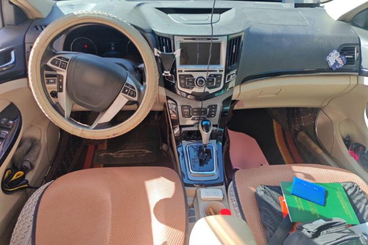 Used BYD Surui 2012 1.5TID Automatic Luxury Version Center Console