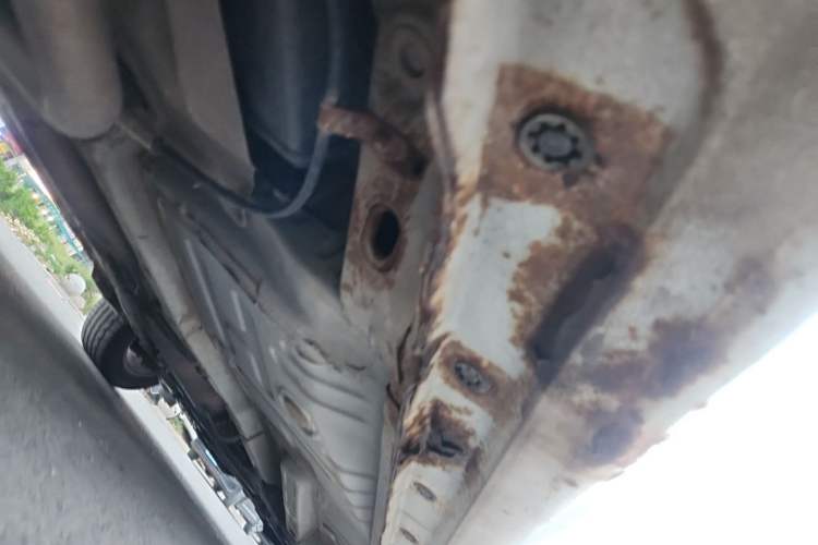 Used BYD Surui 2012 1.5TI Manual Comfort Version Chassis Rear Right