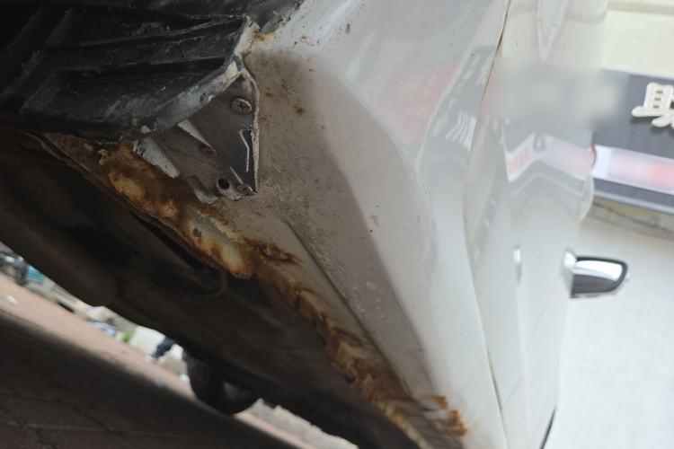 Used BYD Surui 2012 1.5TI Manual Comfort Version Chassis Rear Right